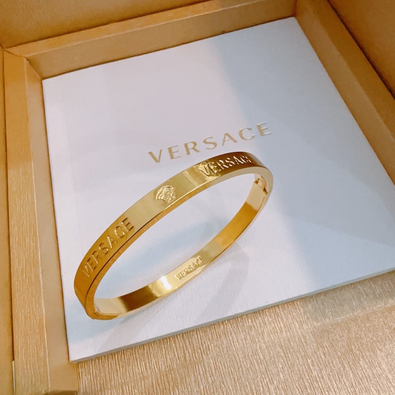 VERSACE